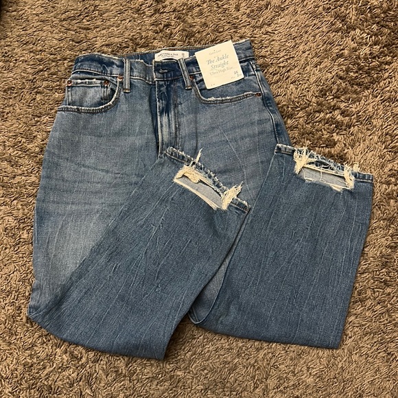 Abercrombie & Fitch Curve Love Ankle Straight Ultra High Rise NWT - Picture 3 of 6